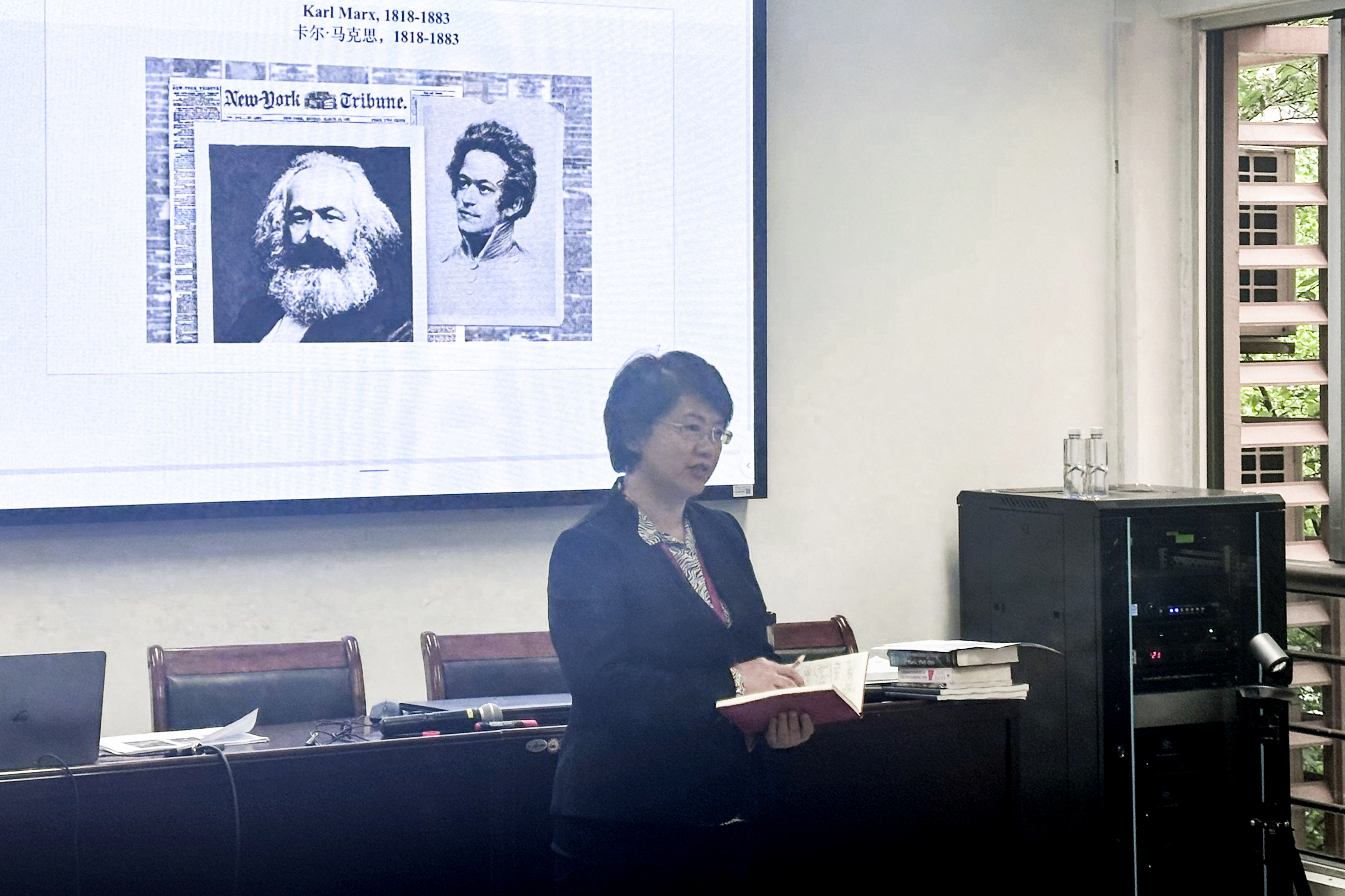 吕新雨.jpg 吕新雨.jpg