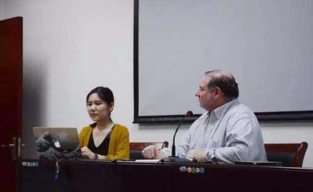 美国福德汉姆大学终身教授兰斯·斯特拉特赴华师大啪啪啦
做讲座 美国福德汉姆大学终身教授兰斯·斯特拉特赴华师大啪啪啦
做讲座